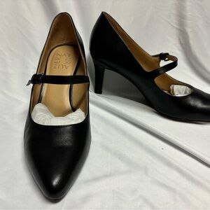 NEW Women’s Naturalizer Mary Jane Heels in Size 8M